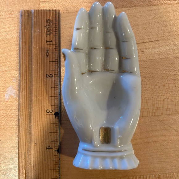 Vintage ceramic hand ash tray from Japan. No flaws! Collectible. 4 in. - Picture 2 of 3